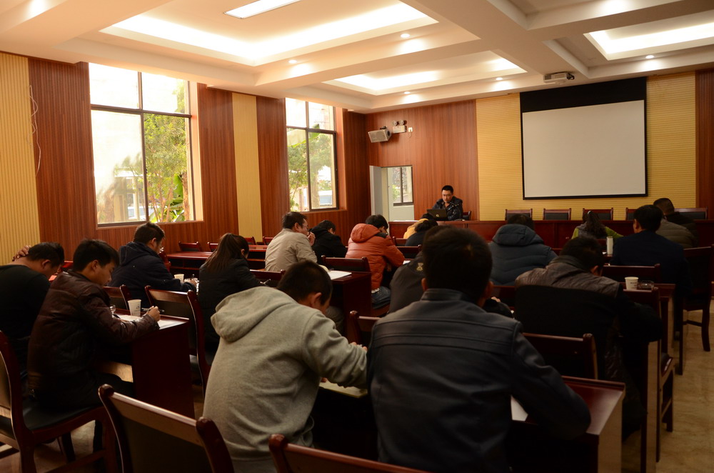 安裝分公司組織學習《準則》和《條例》