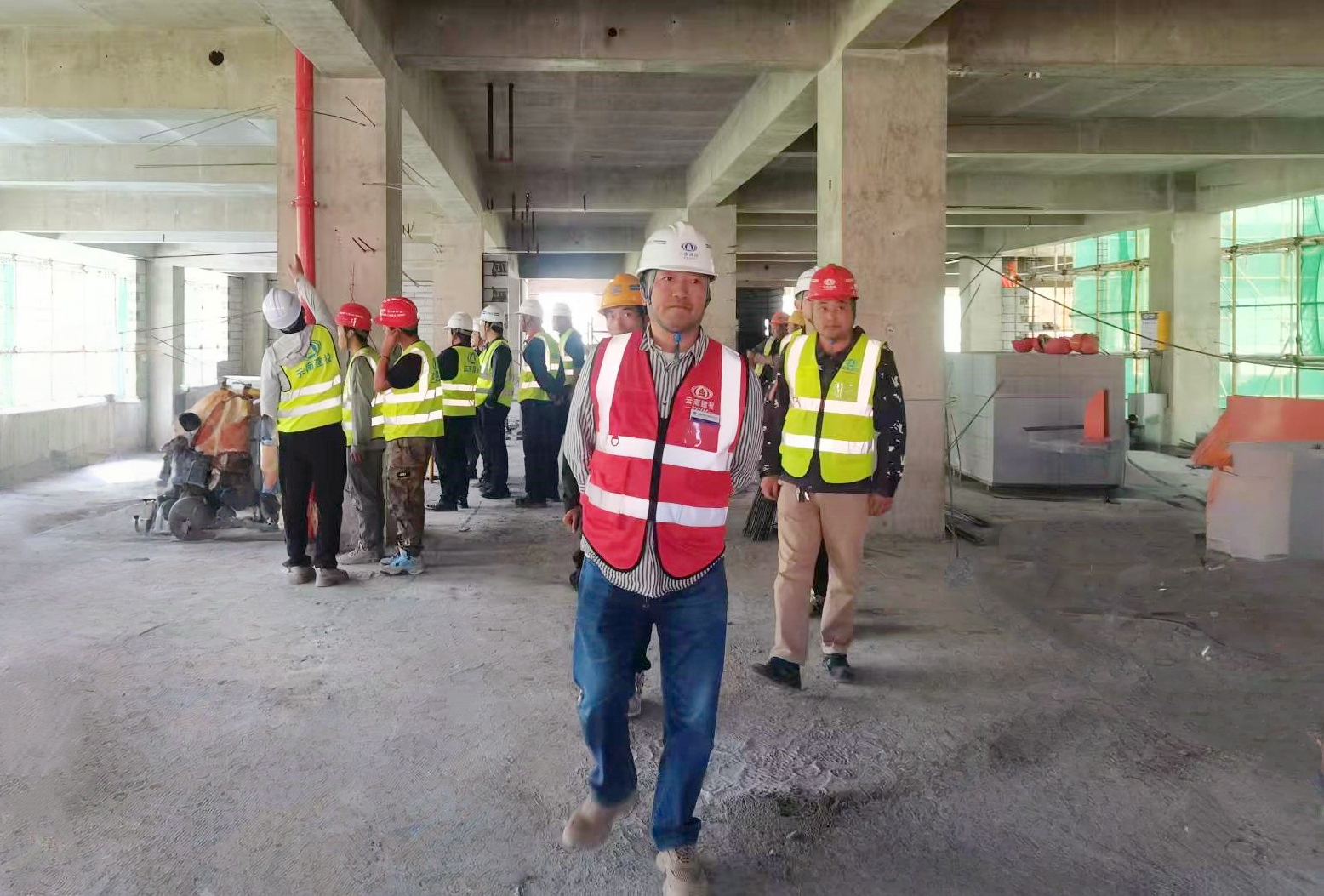 朱斌：高樓終有封頂日 匠心永在電梯轟鳴間